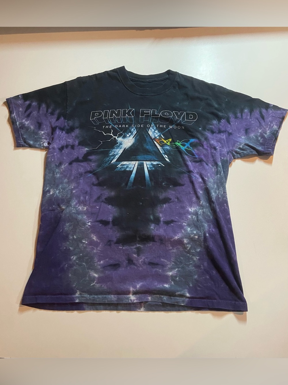 Y2K Liquid Blue Pink Floyd Black and Purple Graphic Tee Men’s Large